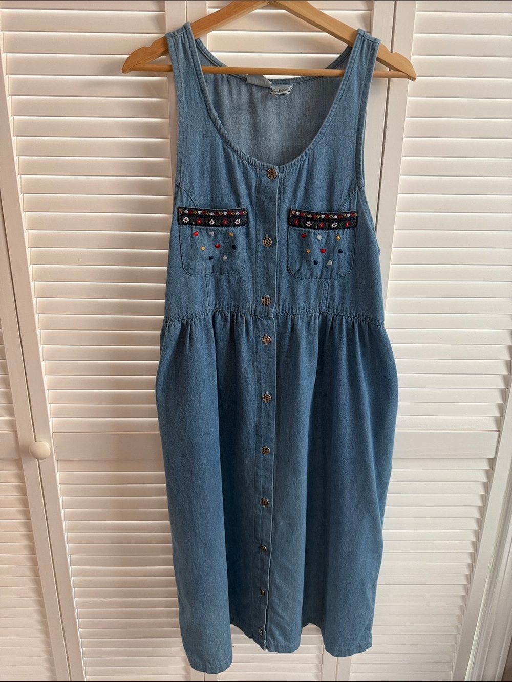 Vintage Blue Denim Button-Front Midi Dress with Embroidered Pockets